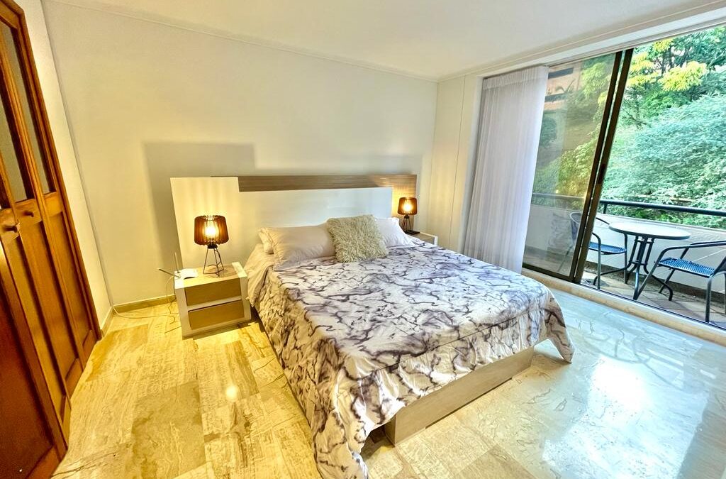 Luxury Apartment in Corales, El Poblado (With Jacuzzi)